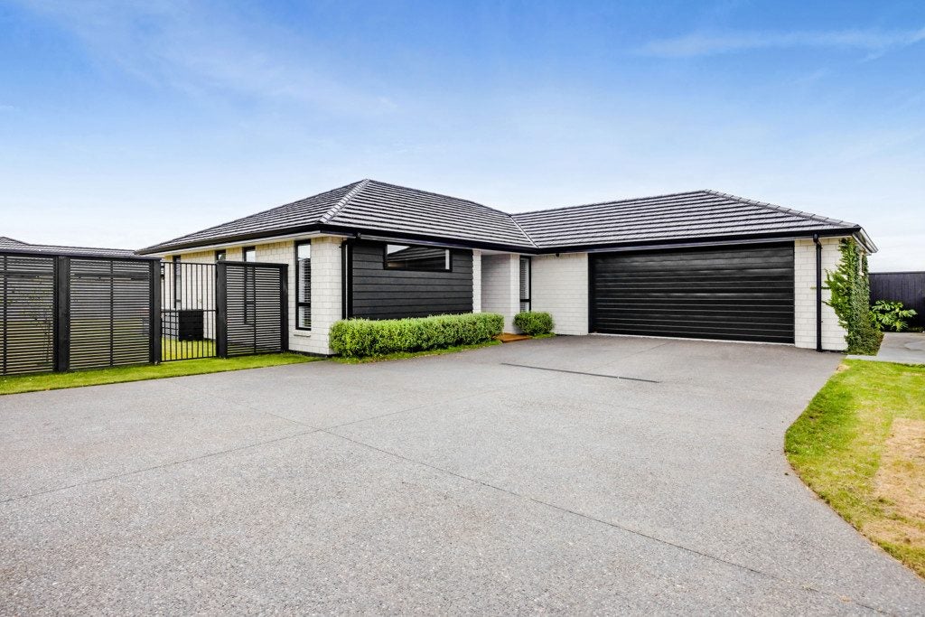 9 Atutahi Street, Hurdon, New Plymouth - Carousel 1