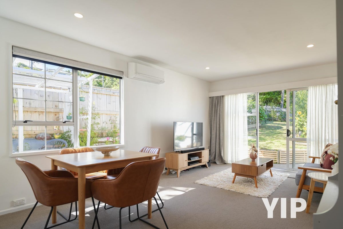 2/38 Salford Street, Newlands, Wellington - Carousel 1