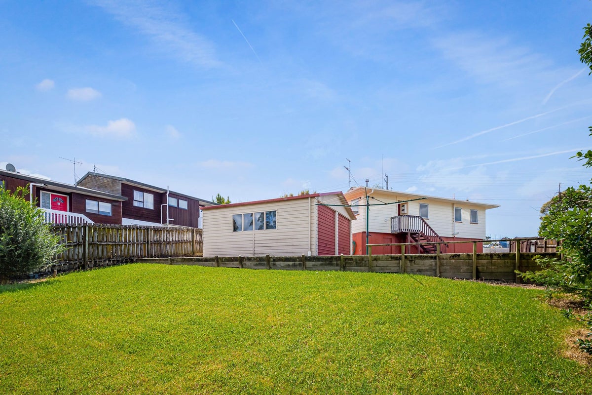 101 Triangle Road, Massey, Auckland - Carousel 1