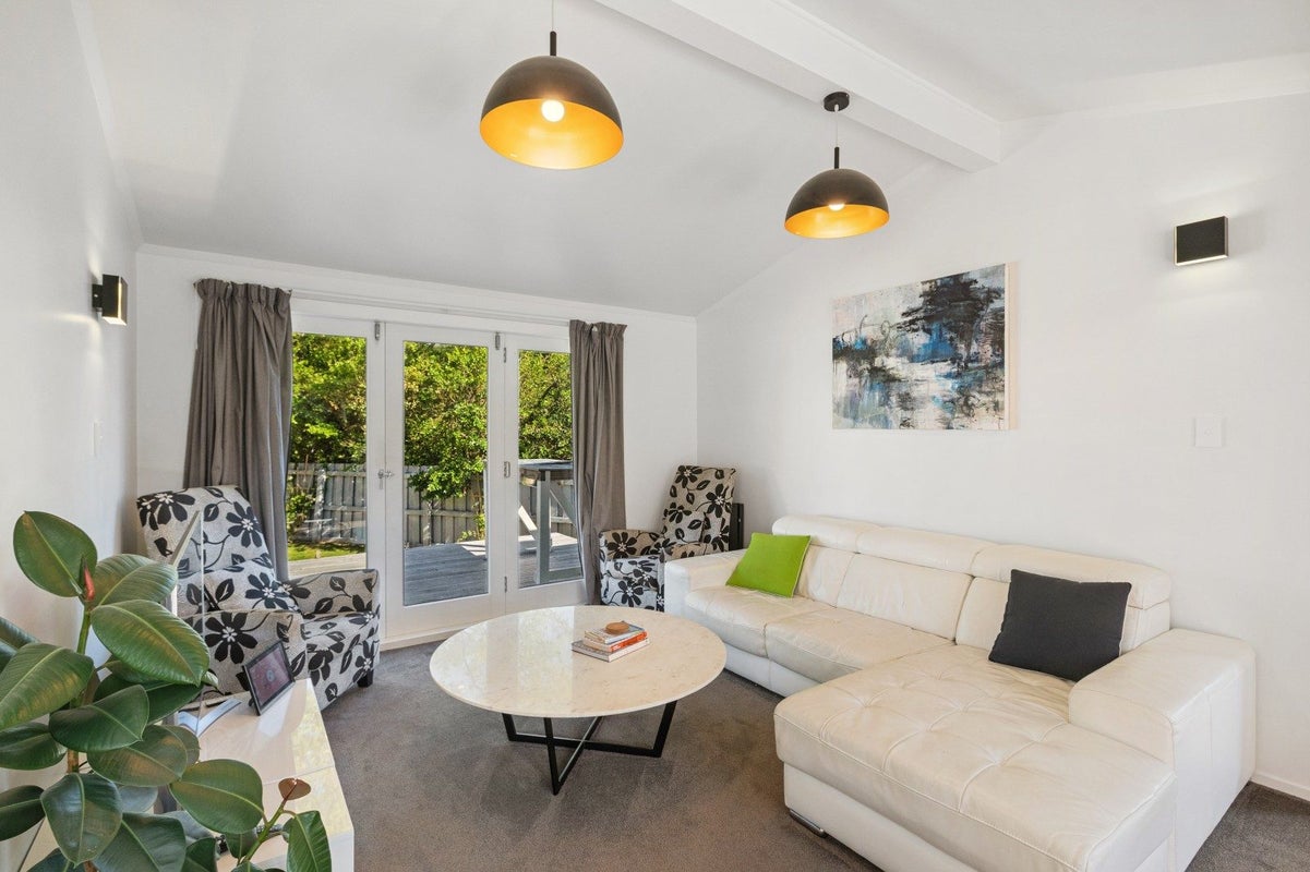 3 Clematis Grove, Maungaraki, Lower Hutt - Carousel 2