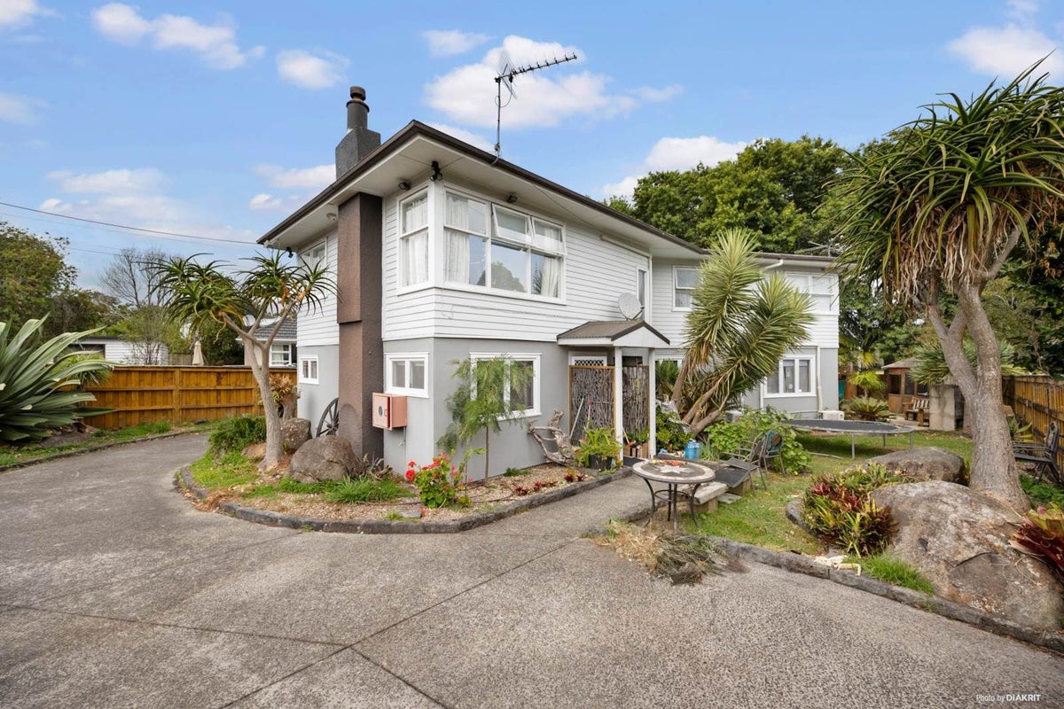 42 Trinidad Road, Sunnynook, Auckland - Carousel 1