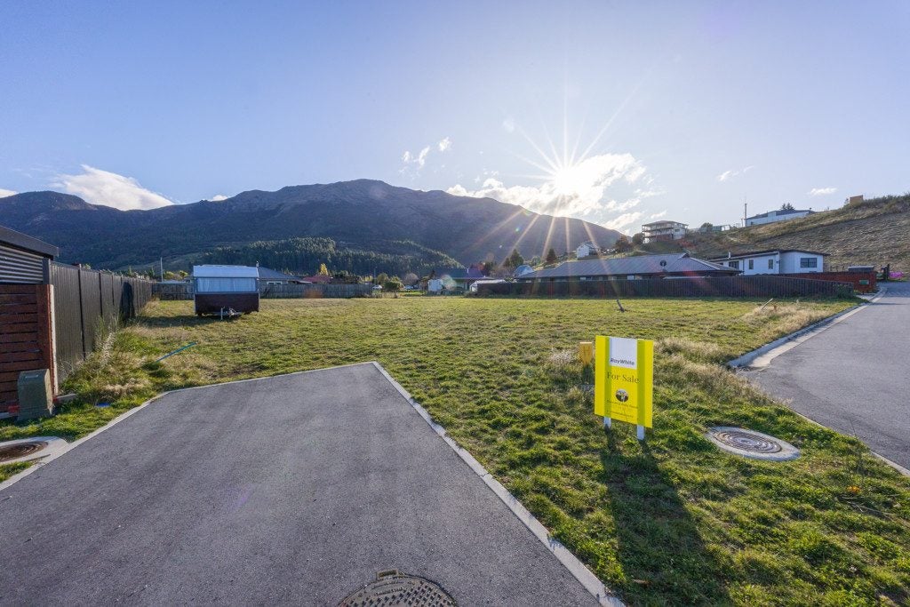 7 Woodpecker Street, Lake Hawea, Wanaka - Carousel 2