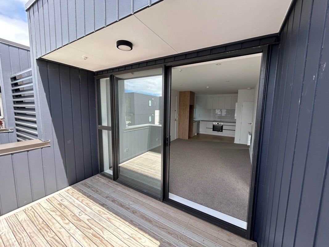 6/3 Treasure Lane, TE ATATU SOUTH, AUCKLAND - Carousel 11