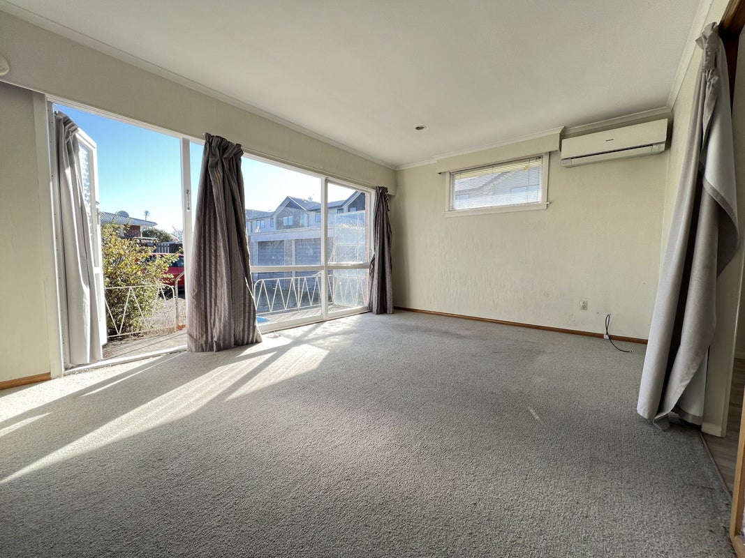 2/12 Whiteleigh Avenue, Addington, Christchurch - Carousel 2
