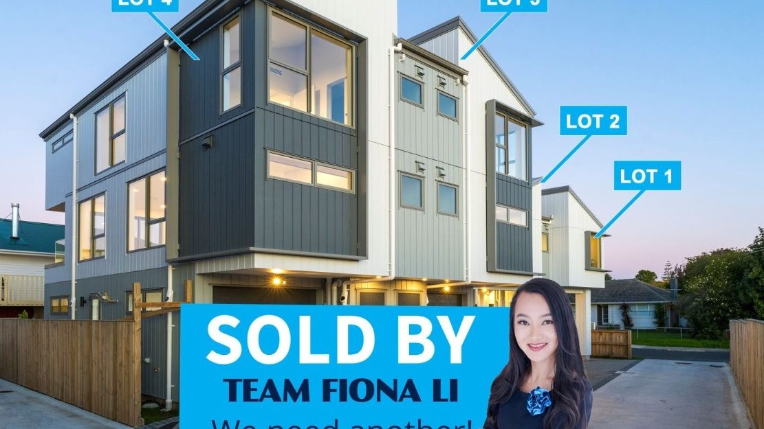 3/5 Hereford Street, Te Atatu Peninsula, Auckland - Carousel 1