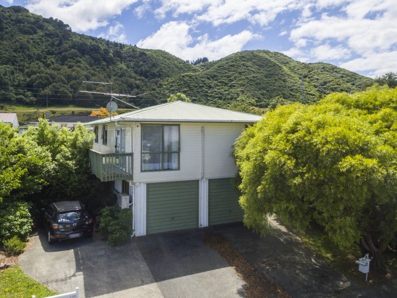 164 California Drive, Totara Park, Upper Hutt - Carousel 1
