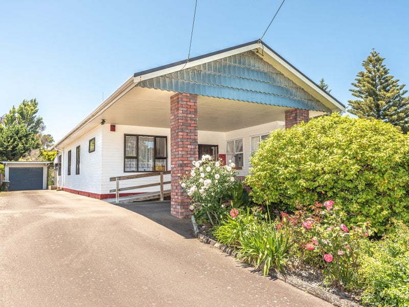 10 Gonville Avenue, Gonville, Whanganui - Carousel 1