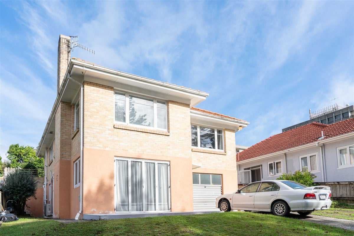 12 Tisdall Street, Hamilton Central, Hamilton - Carousel 2