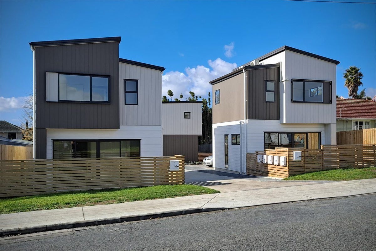 4/66 Neil Avenue, Te Atatu Peninsula, Auckland - Carousel 2