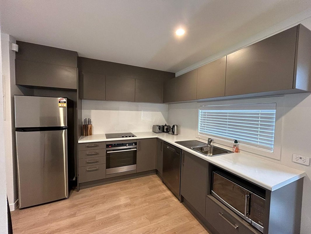 36D Erima Avenue, Point England, Auckland - Carousel 2
