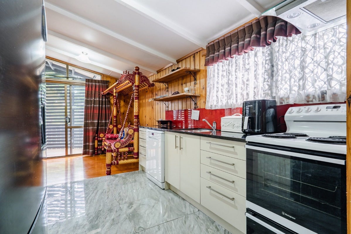 18 Greenhaven Avenue, Opaheke, Papakura - Carousel 1