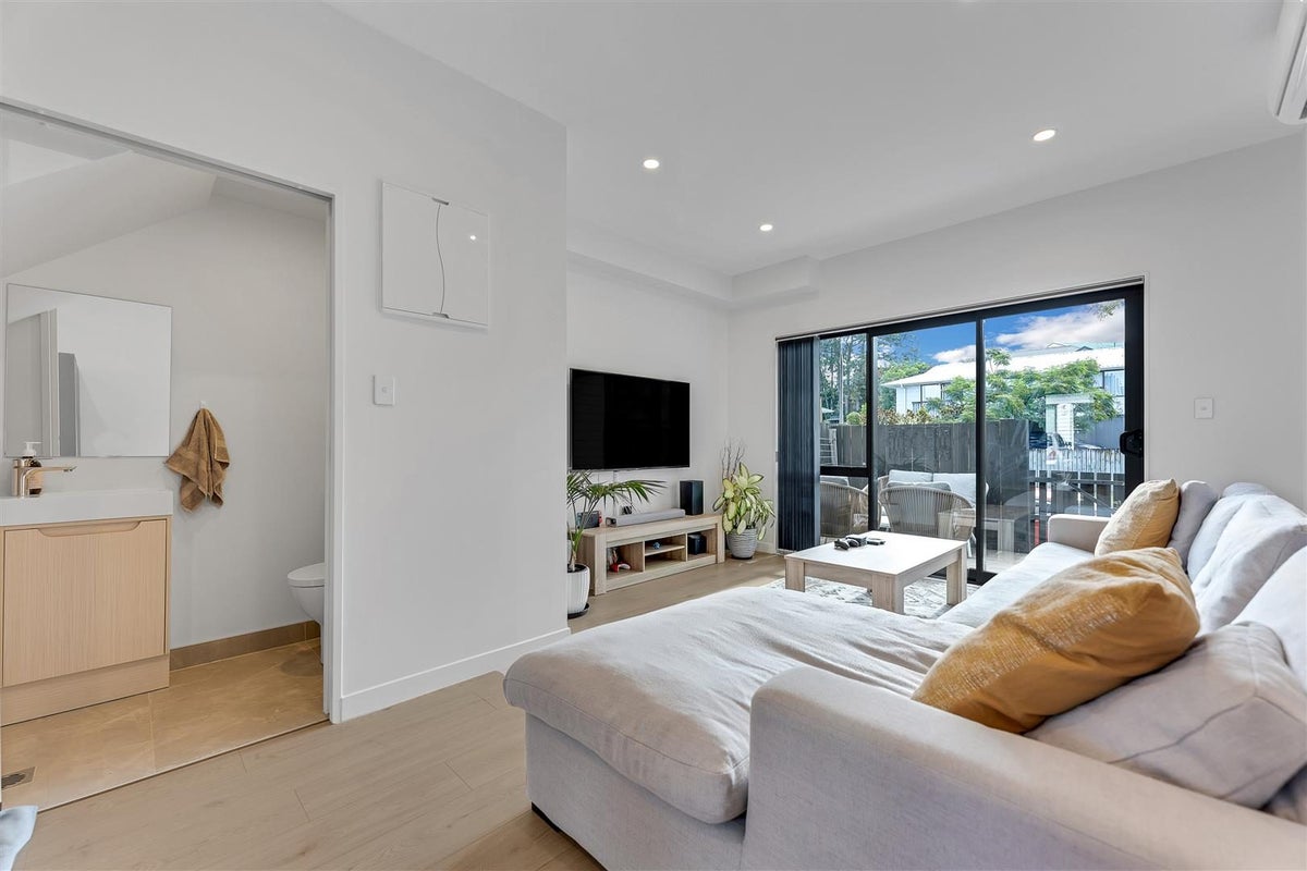 109A Moire Road, West Harbour, Auckland - Carousel 1
