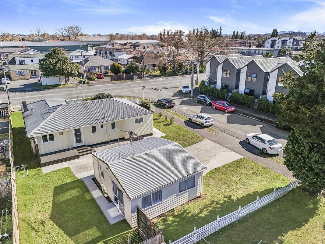 16 Cameron Road, Hamilton East, Hamilton - Carousel 2