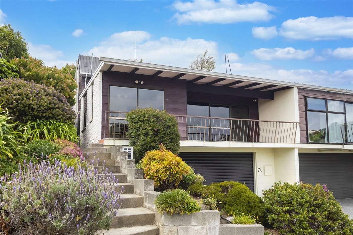 7A Toledo Place, Mount Pleasant, Christchurch - Carousel 1