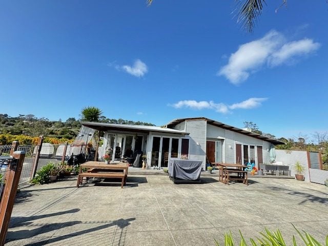 1 Olwyn Place, Greenhithe, Auckland - Carousel 1