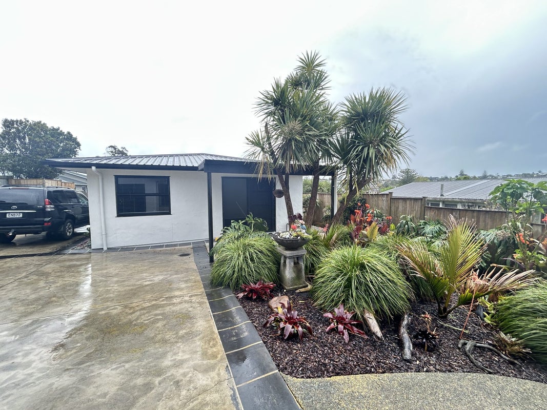 93 Deep Creek Road, Waiake, Auckland - Carousel 1
