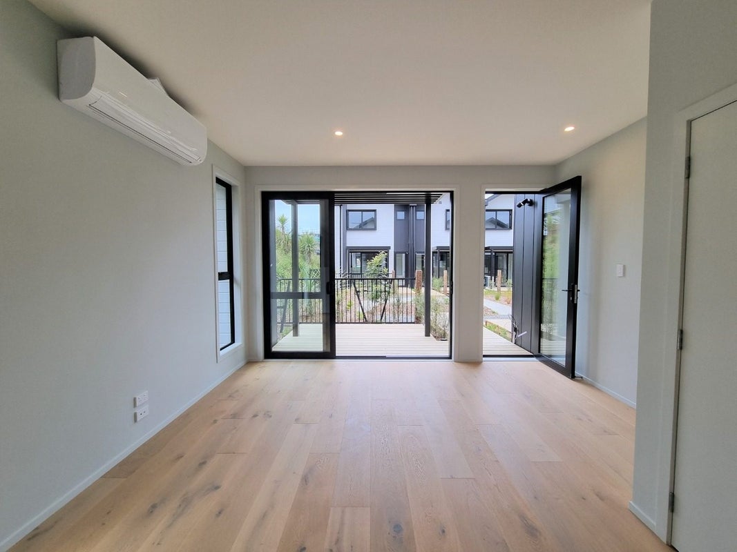 4E Nerita Place, Long Bay, Auckland - Carousel 2
