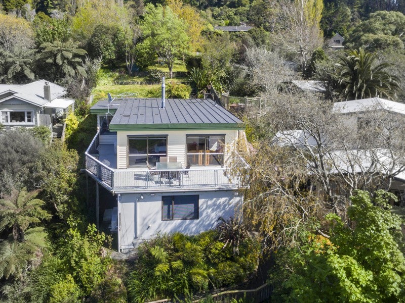 46 Pinehaven Road, Pinehaven, Upper Hutt - Carousel 2