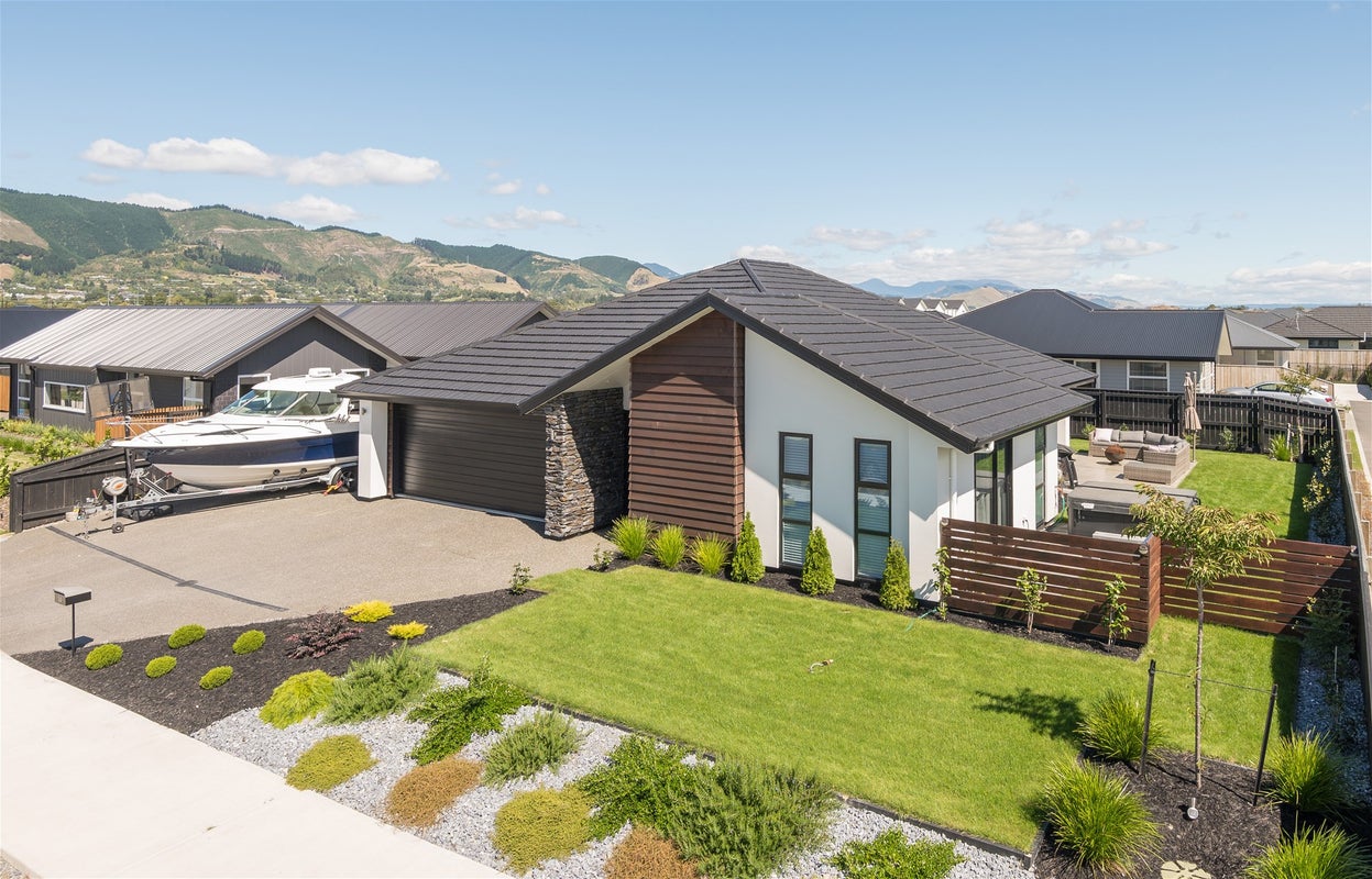 14 Camberley Road, Richmond - Carousel 1