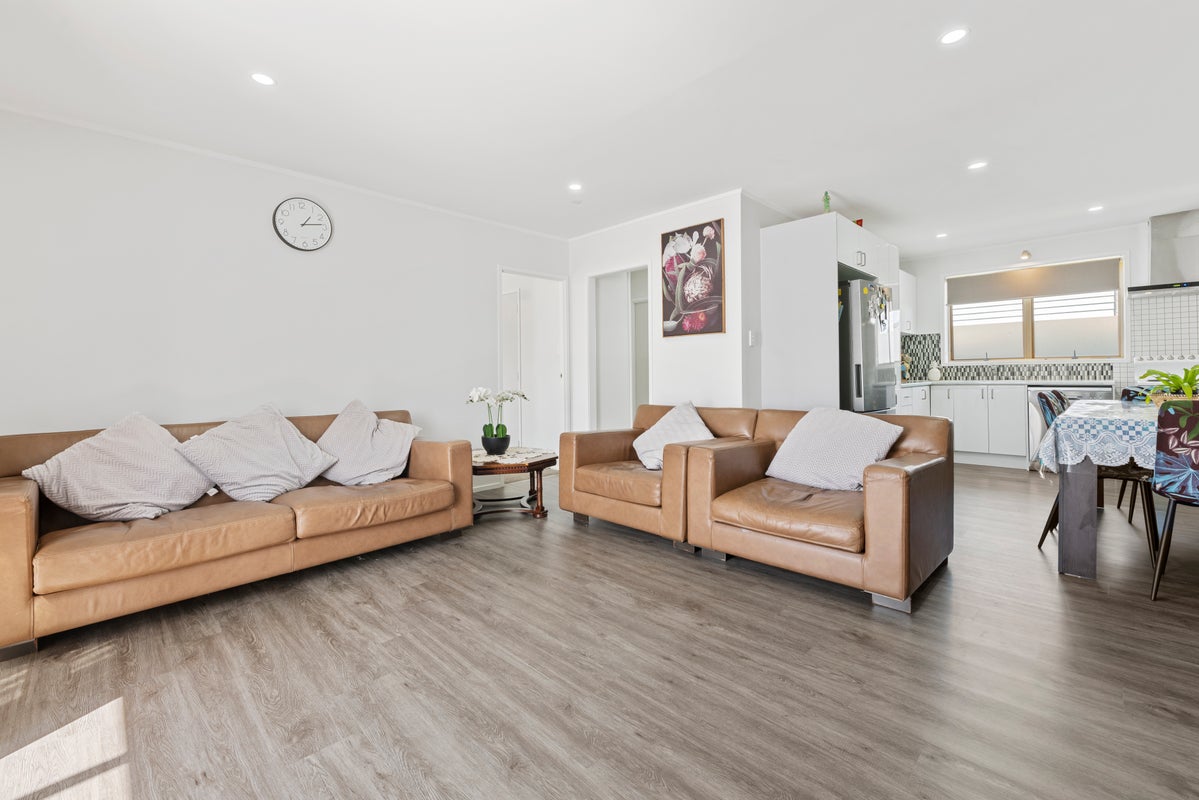 3/7 Elizabeth Avenue, Papatoetoe, Auckland - Carousel 1