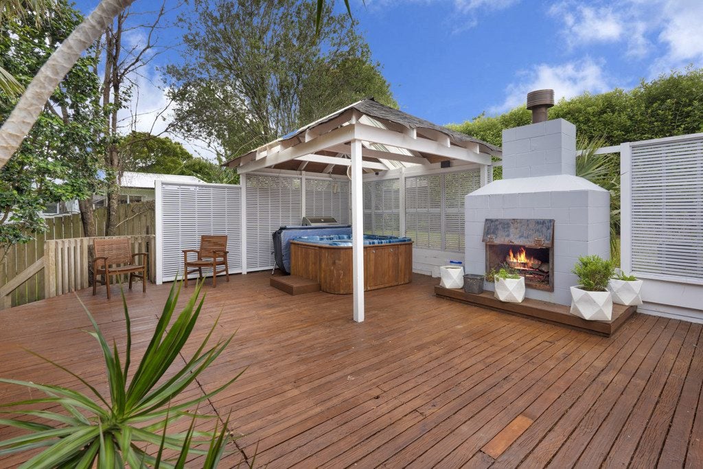 24 Kingdale Road, Henderson, Auckland - Carousel 2