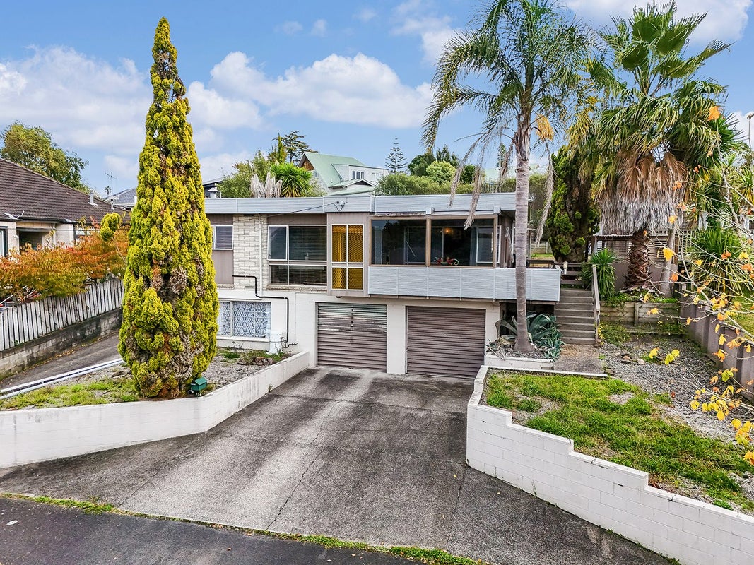 124 Maeroa Road, Maeroa, Hamilton - Carousel 1