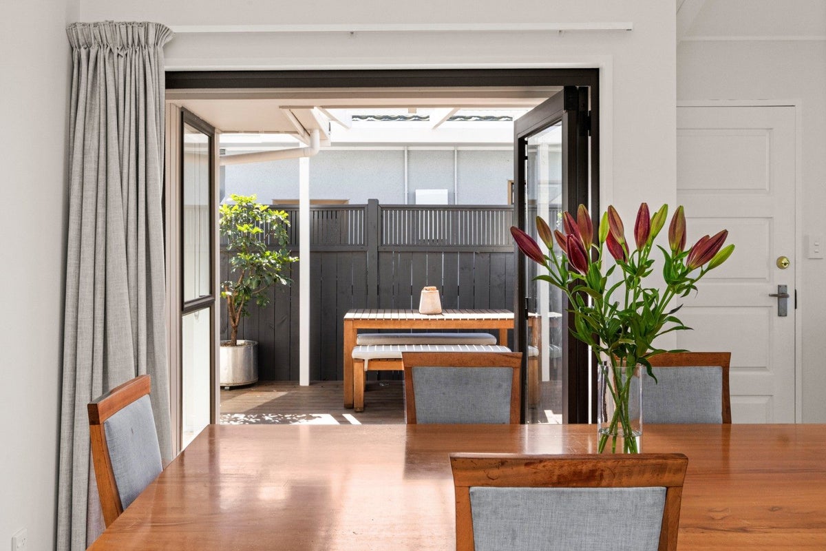 19 Laurent Place, Greenmeadows, Napier - Carousel 2