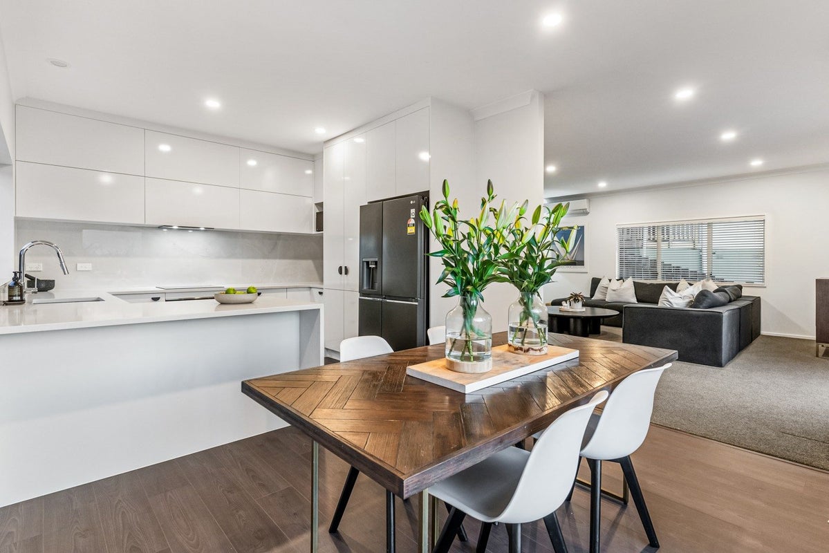4 Redfern Lane, Glenfield, Auckland - Carousel 2