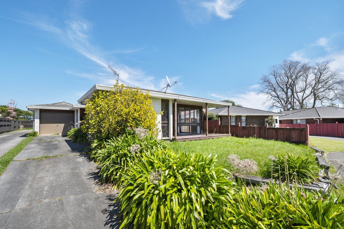 4 Caulfield Place, Awapuni, Palmerston North - Carousel 1