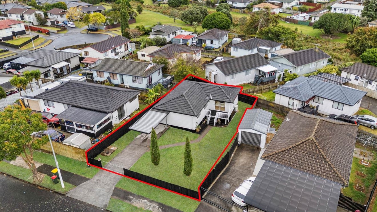2/14 Silver Creek Road, Weymouth, Auckland - Carousel 14