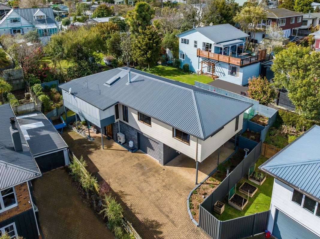 12 Puriri Street, Hilltop, Taupo - Carousel 1