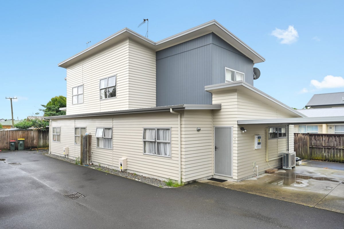 27F Greensboro Street, Hamilton East, Hamilton - Carousel 1