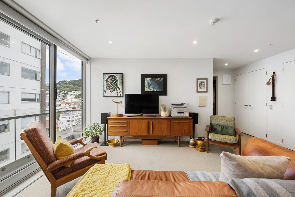 7M/10 Lorne Street, Te Aro, Wellington - Carousel 1