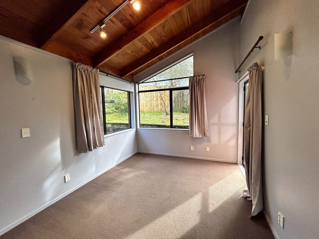 32 Ronald Macken Place, Windsor Park, Auckland - Carousel 17