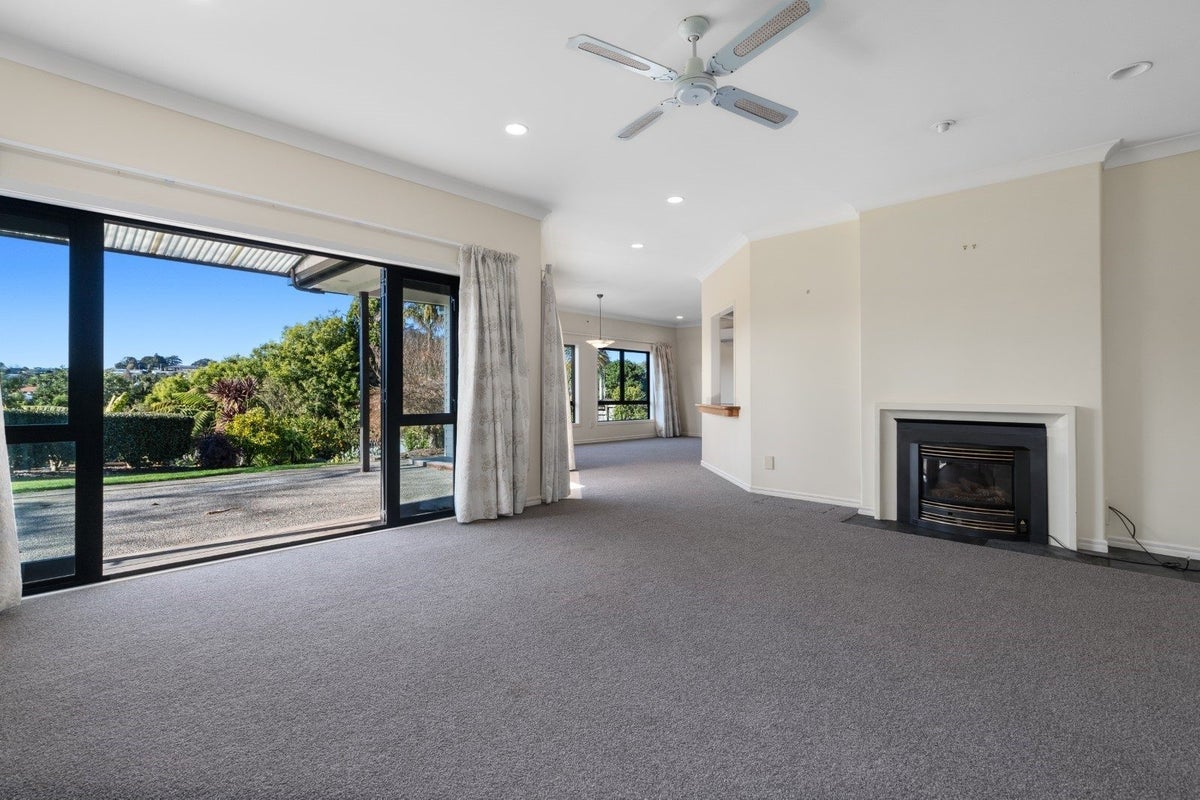 92 Bethlehem Heights, Bethlehem, Tauranga - Carousel 2