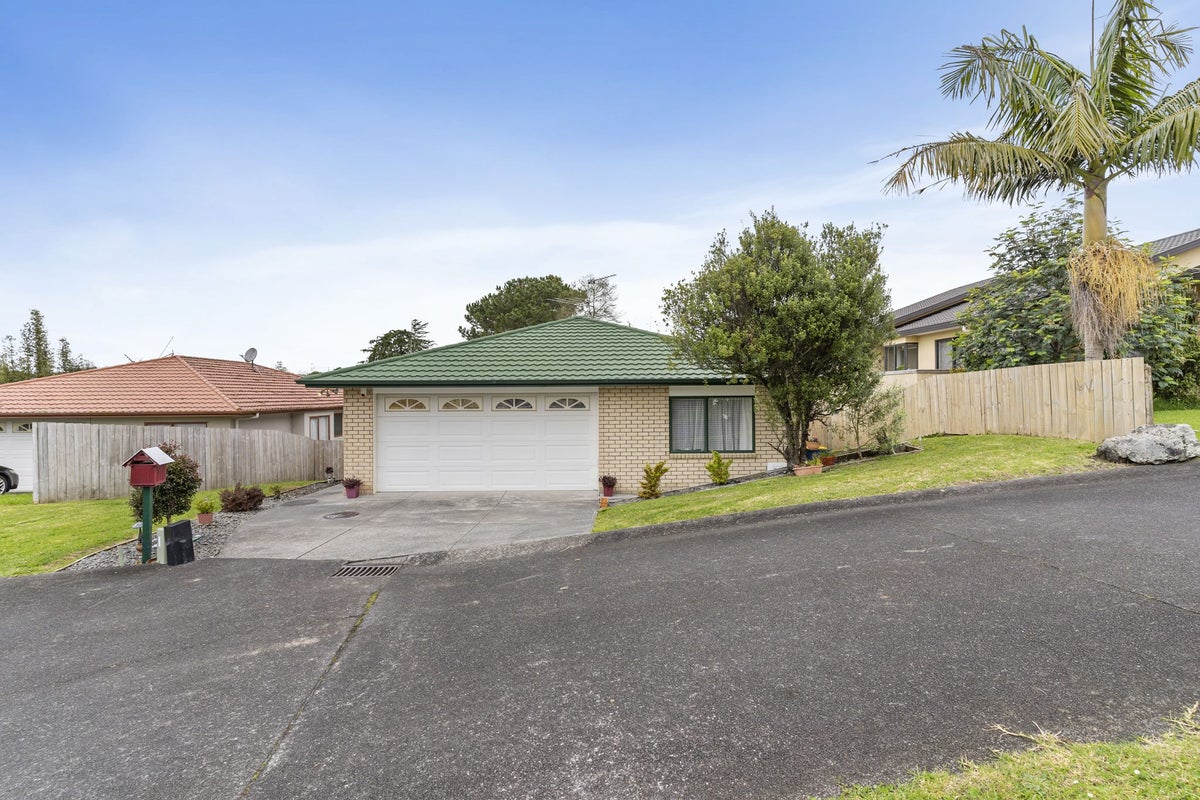 29 Copplestone Place, New Lynn, Auckland - Carousel 2
