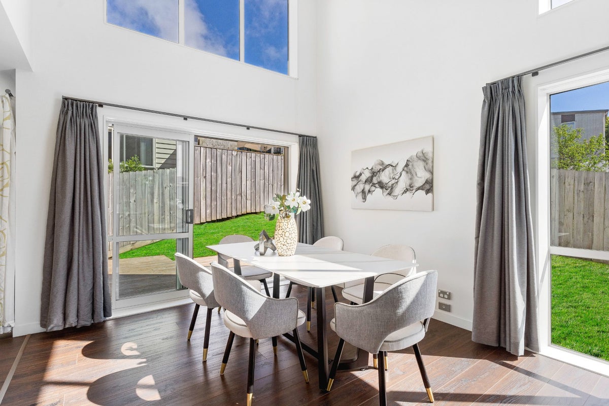 561B Glenfield Road, Glenfield, Auckland - Carousel 2