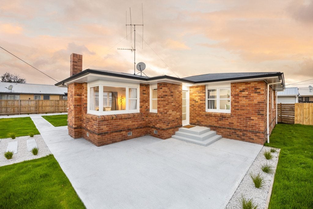 18 Maitland Street, Frankton, Hamilton - Carousel 1