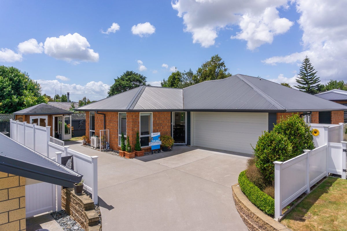 14 Lennie Lane, Kihikihi, Te Awamutu - Carousel 1