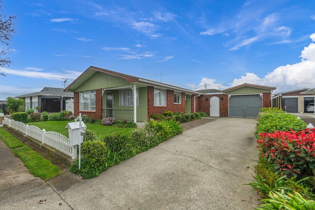 23A Meadowbrook Drive, Cloverlea, Palmerston North - Carousel 1