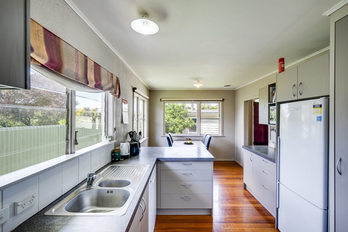 7 Trent Street, Taradale, Napier - Carousel 15