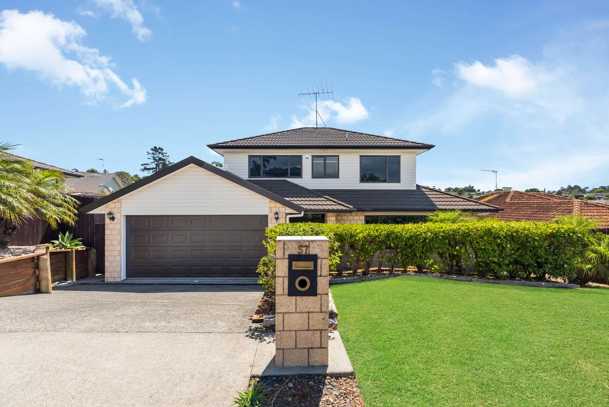 57 Cartmel Avenue, Massey, Auckland - Carousel 1