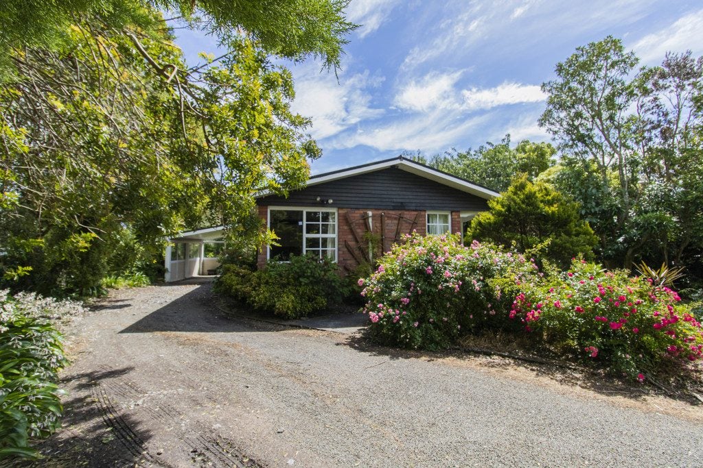 40 Summerhill Drive, Fitzherbert, Palmerston North - Carousel 1