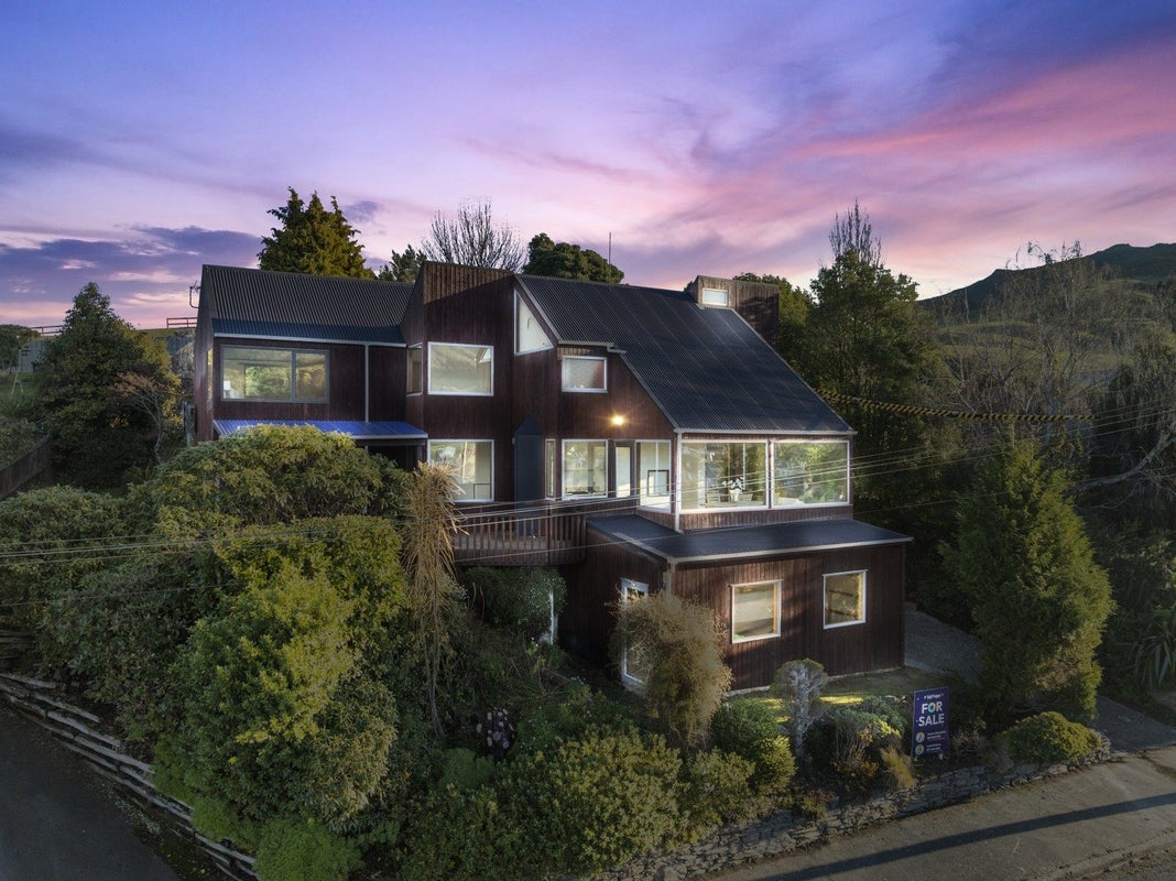 11 Delphic Street, Sawyers Bay, Dunedin, Otago - Carousel 1