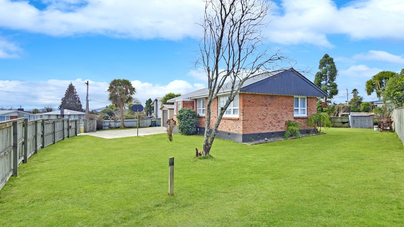 6 Elliott Crescent, Owhata, Rotorua - Carousel 11