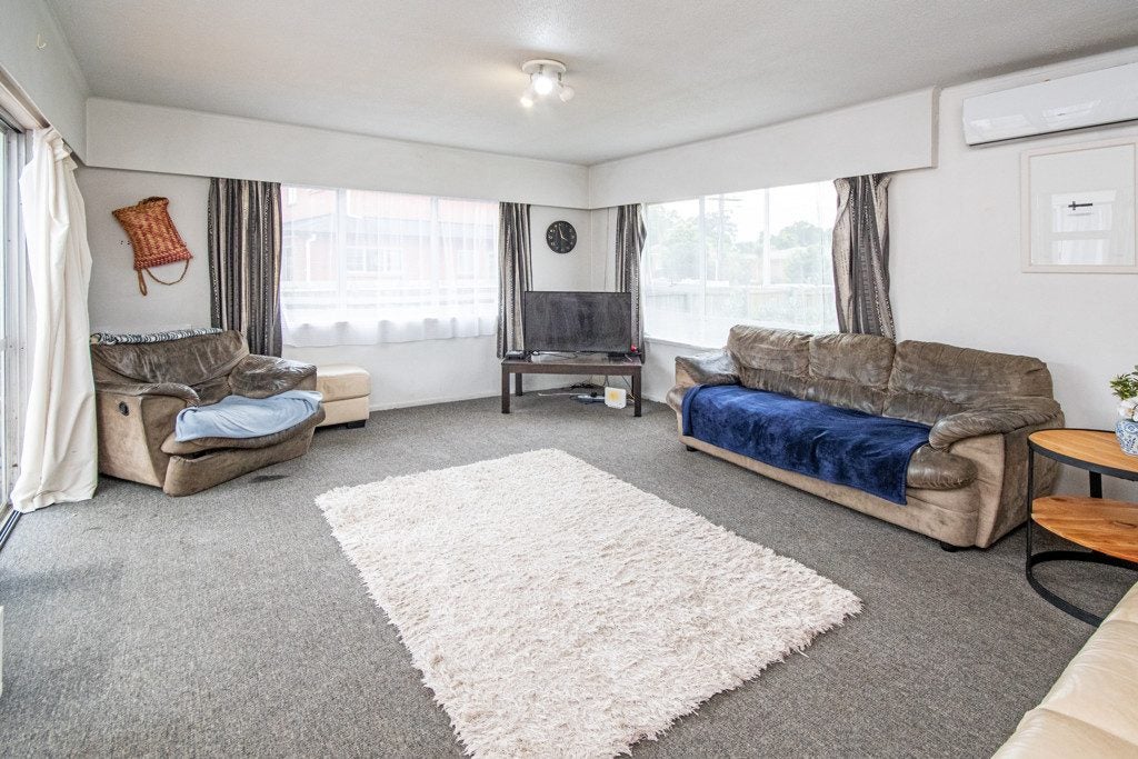 58 Hallberry Road, Mangere East, Auckland - Carousel 2