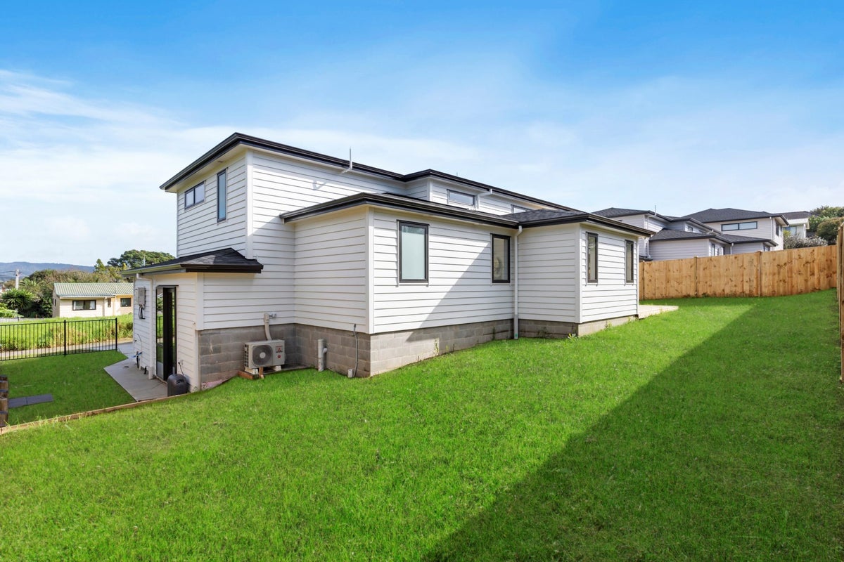 6 Ambrosia Avenue, Henderson, Auckland - Carousel 50