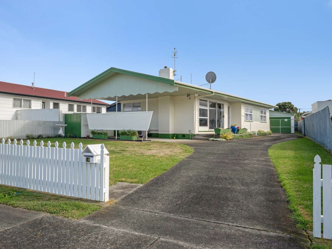 19 Tainui Street, Castlecliff, Whanganui - Carousel 1