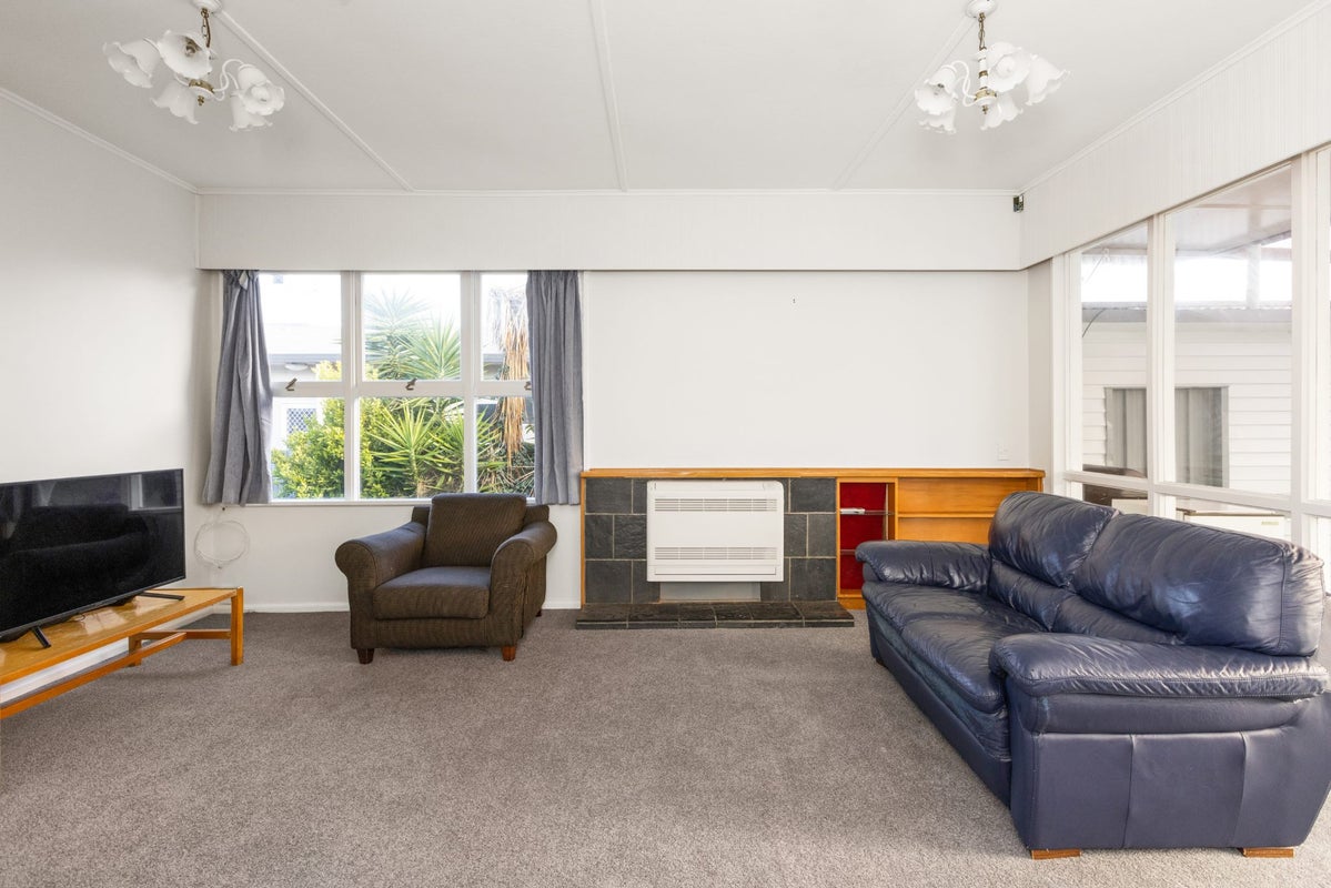 279 Kennedy Road, Onekawa, Napier - Carousel 2
