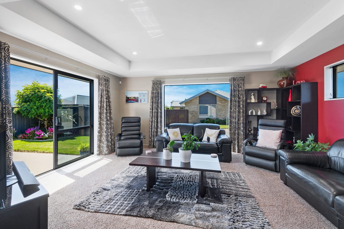 7 Glen Kerran Close, Broomfield, Christchurch - Carousel 2